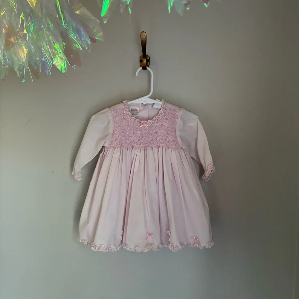 Sarah Louise Pink‎ Ruffle Bow Smocked Baby Dress Size 6 months